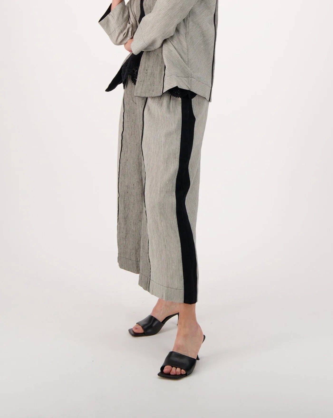 Madras Linen Blend Wide Leg Pull On Pants