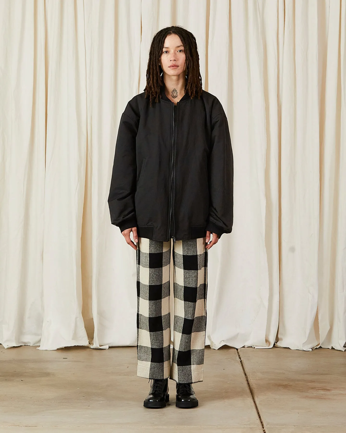 OVERSIZED BOMBER JACKET - BLACK SEERSUCKER